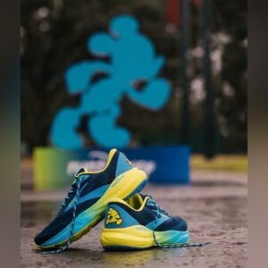 2025 Run Disney Exclusive - Brooks Adrenaline GTS 24 Mickey Mouse  - Men’s 9.5